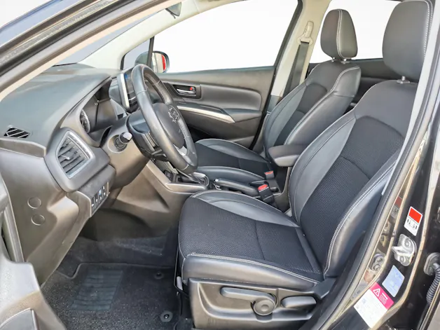 Suzuki S-Cross 1.5 Compact Top Hybrid 4x4