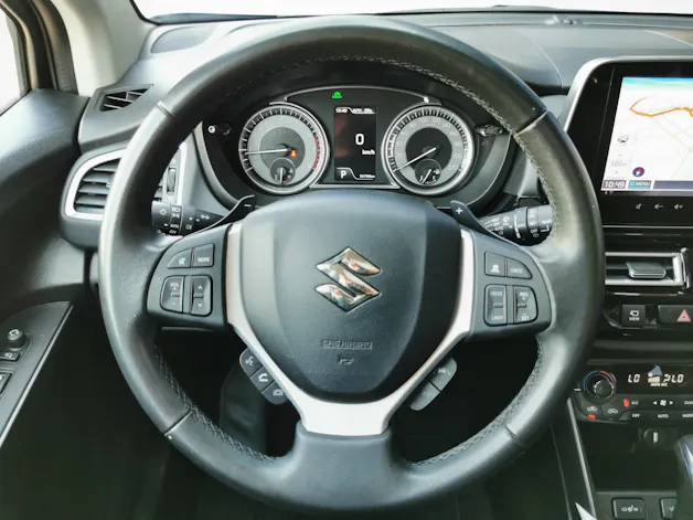 Suzuki S-Cross 1.5 Compact Top Hybrid 4x4