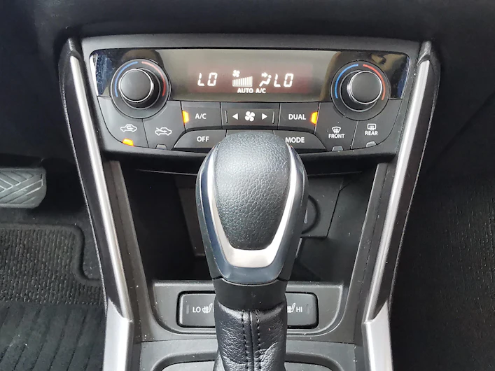 Fahrzeugbild SUZUKI S-CROSS