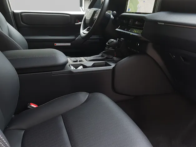 Toyota Land Cruiser 2.8 D 48V Style