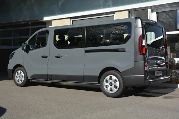 RENAULT Trafic Grand Passenger 2.0 dCi Blue 150 evolution