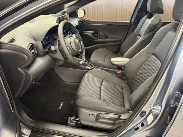 Toyota Yaris 1.5 VVT-i HSD Premium