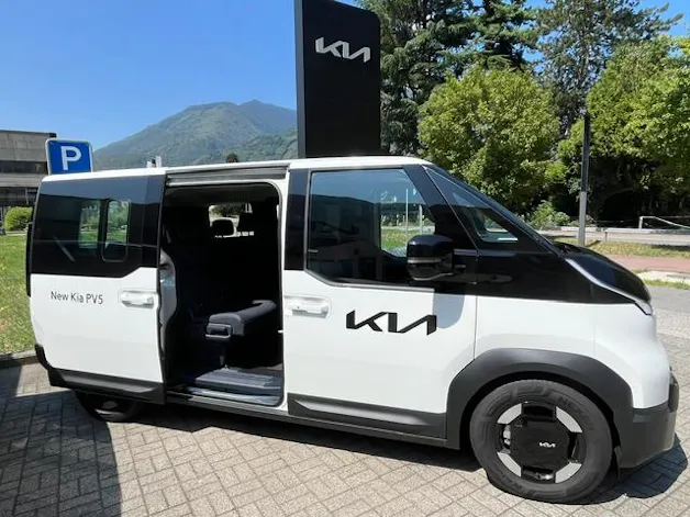 Kia PV5 Passenger 71.2 kWh Plus