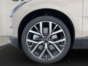 VOLVO EX30 P8 AWD