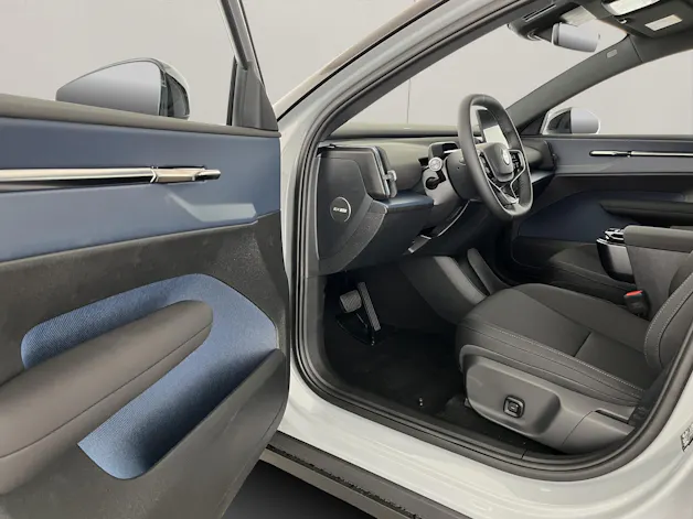 Volvo EX30 P8 AWD