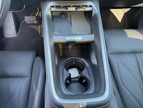 https://vehicle.imgix.net/4412002/3be24607-4a3e-492f-bace-093d2cce978a.jpg