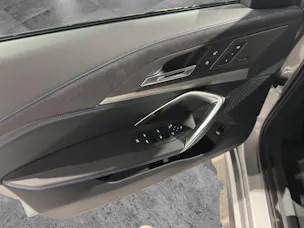 BMW X1 23d xDrive paddles