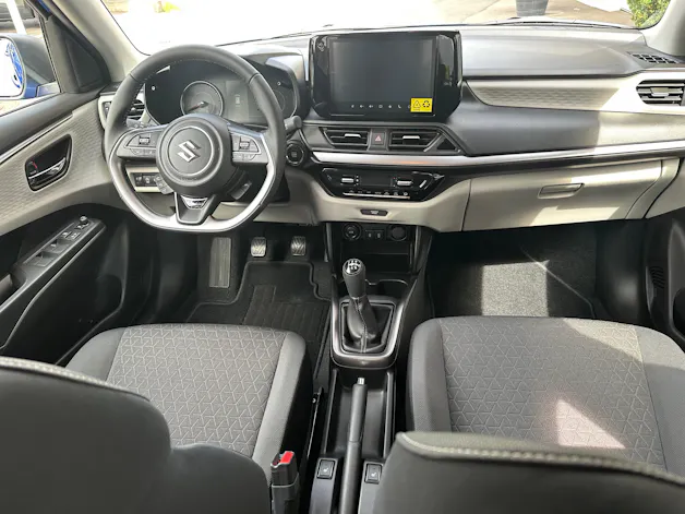 Suzuki Swift 1.2 Sakura Top Hybrid 4x4
