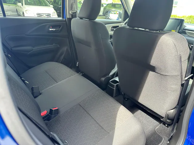 Suzuki Swift 1.2 Sakura Top Hybrid 4x4