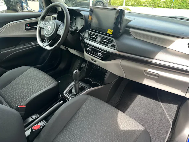 Suzuki Swift 1.2 Sakura Top Hybrid 4x4