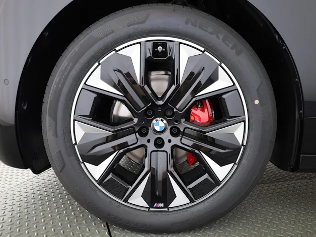 BMW iX xDrive60
