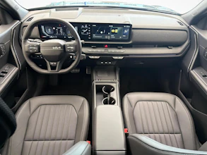 https://vehicle.imgix.net/4412054/cc5bf305-2f8b-4d36-9fdc-e2ddd26447b7.jpg