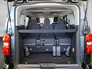 PEUGEOT Traveller Standard 2.2 BlueHDi 180 Family Edition S/S