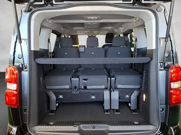 Peugeot Traveller Standard 2.2 BlueHDi 180  Family Edition S/S