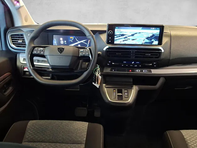 Peugeot Traveller Standard 2.2 BlueHDi 180  Family Edition S/S