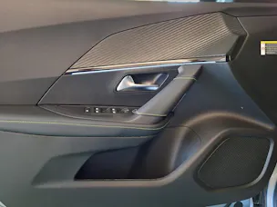 PEUGEOT 2008 e-GT 54kWh