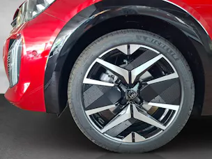 PEUGEOT 208 1.2 Hybrid 145 GT Exclusive