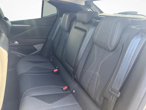 https://vehicle.imgix.net/4412216/a507efbb-02ce-4048-ba75-08d7e3dd5cba.jpg