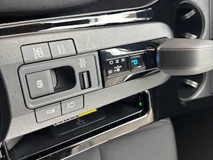Toyota Prius 2.0 Plug-In-Hybrid Style