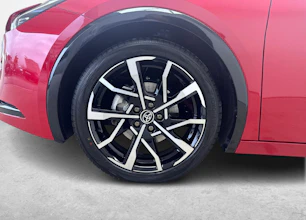 https://vehicle.imgix.net/4412225/4b1bc983-9181-49f0-a6a7-cb06d7668421.jpg
