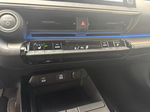 https://vehicle.imgix.net/4412225/eedb600b-02dc-4293-a428-c179e1a93740.jpg