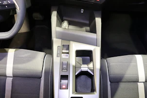 Fahrzeugbild OPEL Grandland 1.2 T HEV Edition