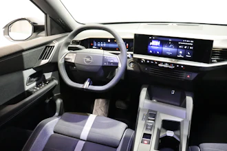 https://vehicle.imgix.net/4412231/cad8c43b-54e2-472e-ad12-463e676fa453.JPG