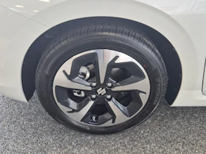 https://vehicle.imgix.net/4412242/40aa24ed-af6f-40aa-81c1-054dec784dd4.jpg