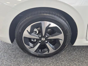 Fahrzeugbild SUZUKI Swift 1.2 Compact Top Hybrid