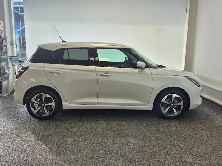 Fahrzeugbild SUZUKI SWIFT