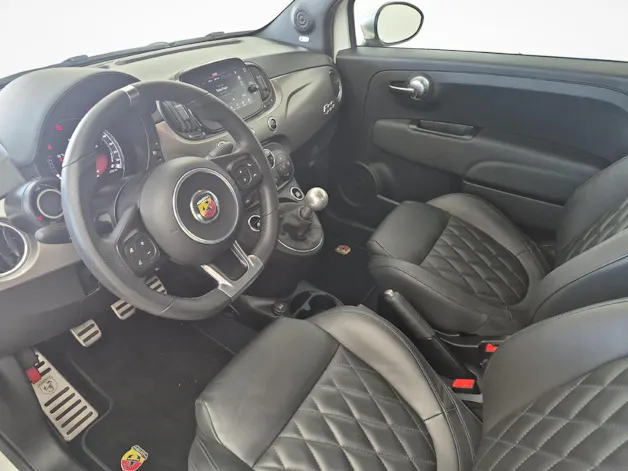 Fiat 595 Abarth 1.4 T-Jet 165 Turismo
