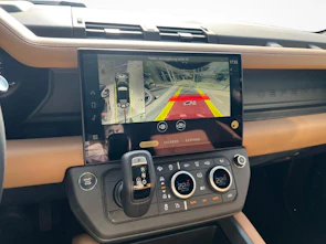 Fahrzeugbild LAND ROVER Defender 110 3.0 D I6 250 X-Dynamic SE