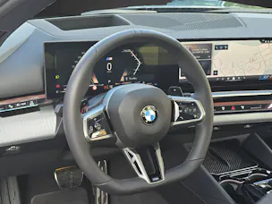 BMW 520d xDrive Touring M Sport PRO ** VOLLAUSSTATTUNG // 5 Jahre GARANTIE // 2'000 kg Anhängelast **