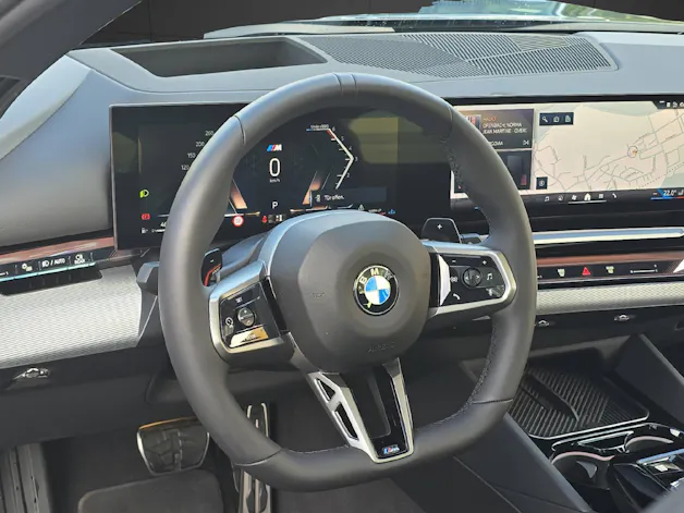 BMW 520d xDrive Touring M Sport PRO ** VOLLAUSSTATTUNG // 5 Jahre GARANTIE // 2'000 kg Anhängelast **