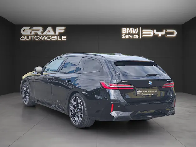 BMW 520d xDrive Touring M Sport PRO ** VOLLAUSSTATTUNG // 5 Jahre GARANTIE // 2'000 kg Anhängelast **