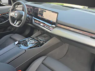 BMW 520d xDrive Touring M Sport PRO ** VOLLAUSSTATTUNG // 5 Jahre GARANTIE // 2'000 kg Anhängelast **