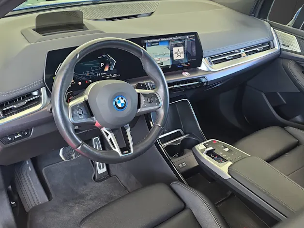 BMW 230e xDrive Active Tourer M Sport ** 24 Monate GARANTIE // 1'400 kg Anhängelast **