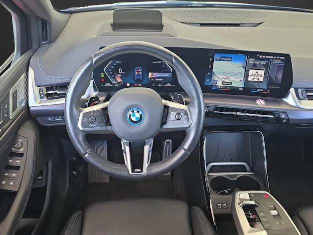 BMW 230e xDrive Active Tourer M Sport ** 24 Monate GARANTIE // 1'400 kg Anhängelast **