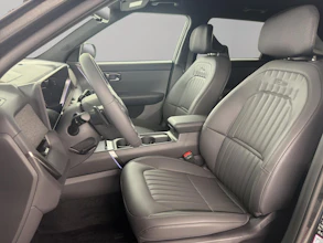 https://vehicle.imgix.net/4412349/f9441bde-c0c2-4222-b477-ef5f294dd20f.jpg