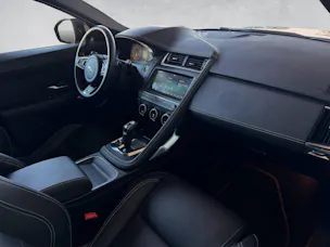 Jaguar E-Pace 2.0 D 240 R-Dynamic HSE AWD