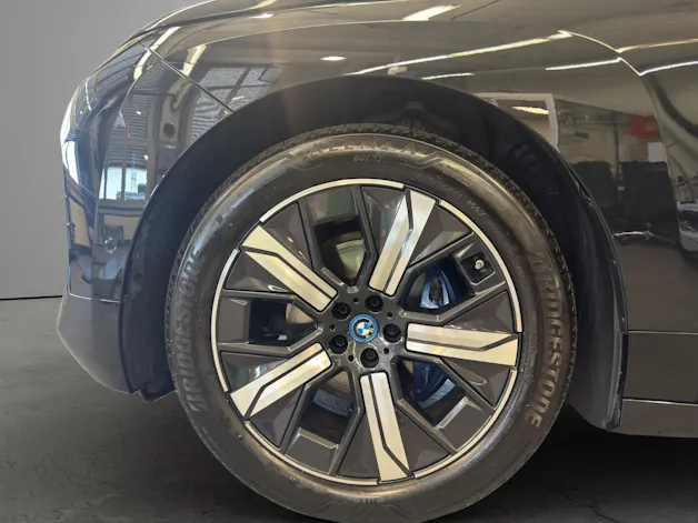 BMW iX xDrive40