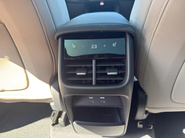Volvo EX60 Twin Ultra AWD .