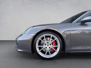 PORSCHE 911 Carrera GTS