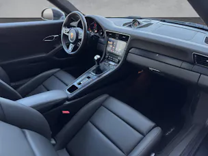 PORSCHE 911 Carrera GTS