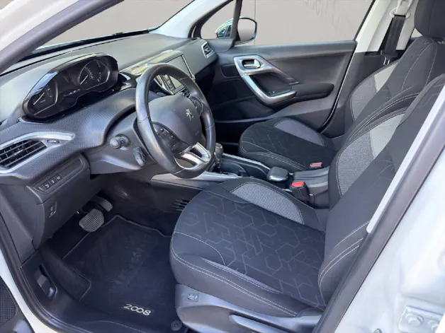 Peugeot 2008 1.2 PureTech 110 PS Style Automat