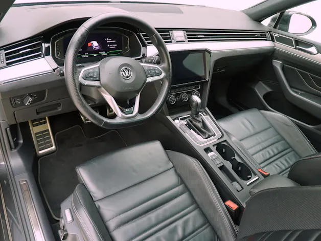VW Passat Variant 2.0 TDI DSG R-Line 4Motion