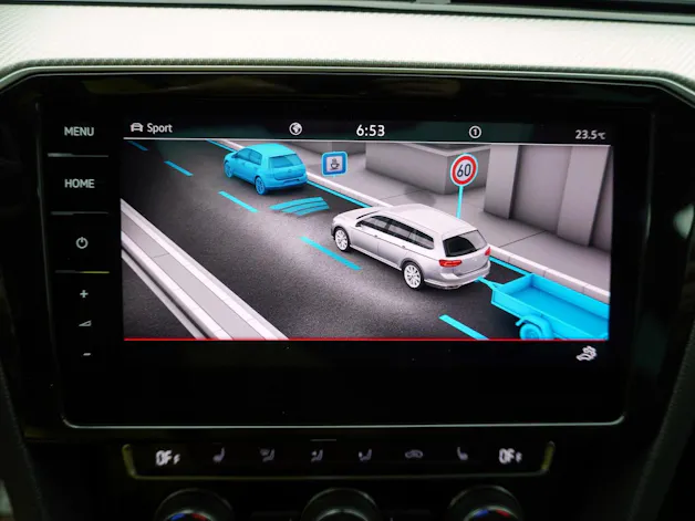 VW Passat Variant 2.0 TDI DSG R-Line 4Motion
