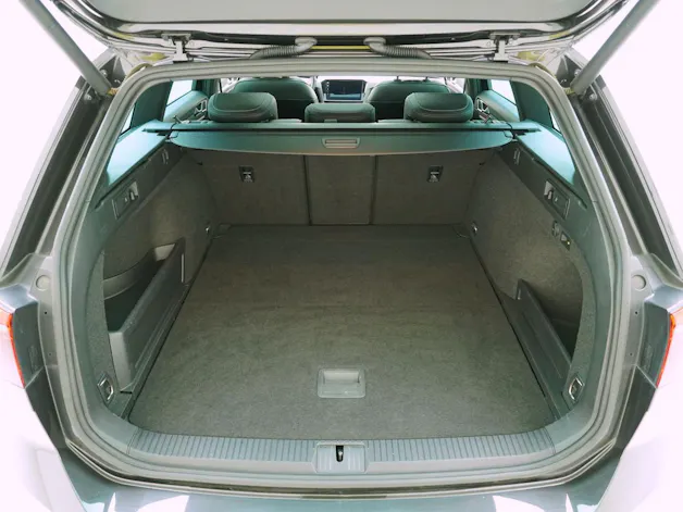 VW Passat Variant 2.0 TDI DSG R-Line 4Motion