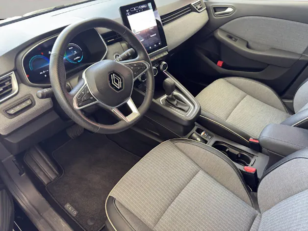Renault Clio 1.6 E-Tech techno Voll-Hybrid 145PS