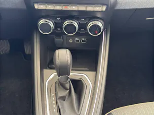 RENAULT Clio 1.6 E-Tech techno Voll-Hybrid 145PS
